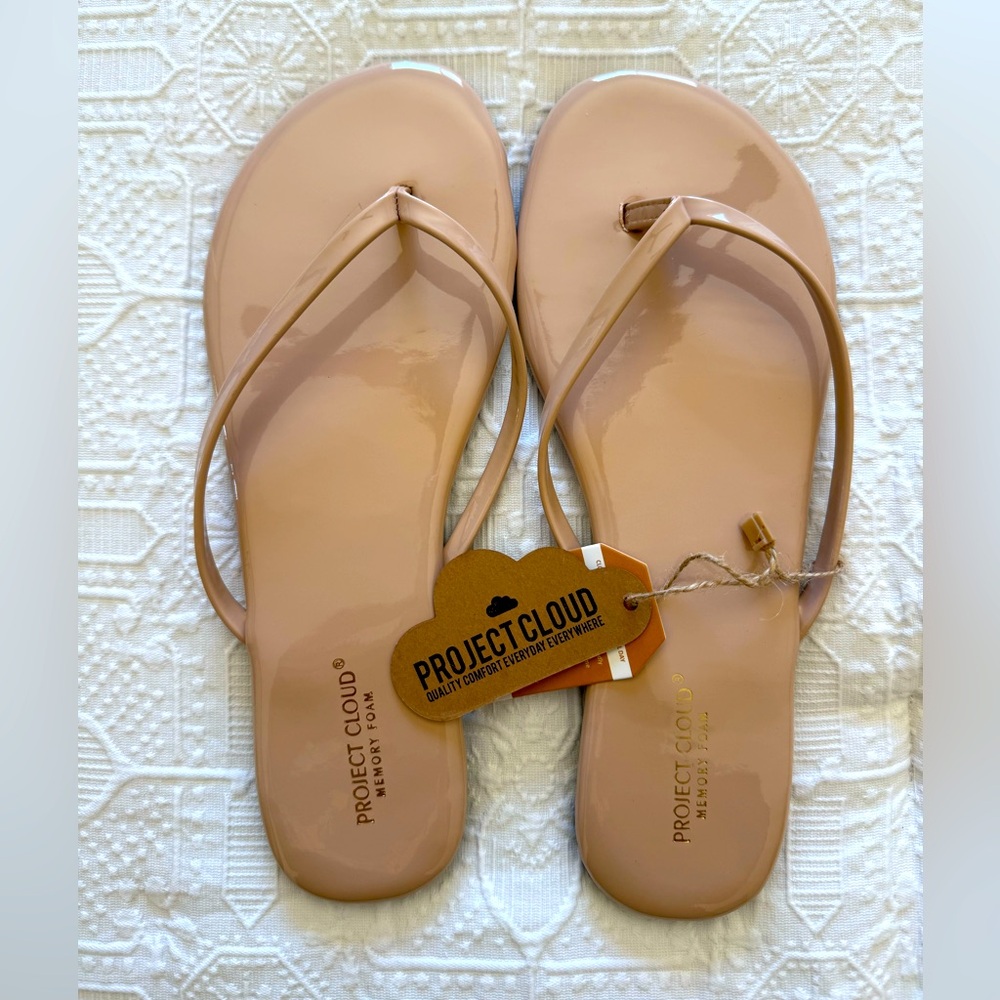 NWT Project Cloud Women’s Flip Flops size 8.5
